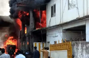 भोपाल के गोविंदपुरा में केमिकल फैक्ट्री में भीषण आग, दमकल की 10-12 गाड़ियां मौके पर