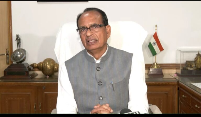 शिवराज बोले – मोदीजी के नेतृत्व में ‘स्वच्छ भारत’ अब हर नागरिक का संकल्प, मध्यप्रदेश के 8 शहरों को स्वच्छता में राष्ट्रीय सम्मान