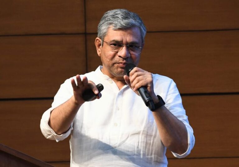 रेल मंत्री ने उधमपुर-श्रीनगर-बारामुला रेल लिंक परियोजना की 8 बड़ी खासियतें बताईं