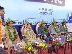 मुख्य चुनाव आयुक्त ने दशम जलप्रपात की बीएलओ को बताया प्रेरणा स्रोत