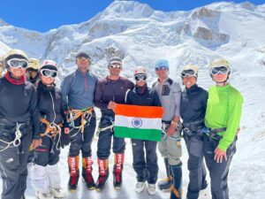 माउंट एवरेस्ट पर लहराया उत्तराखंड के जांबाज़ कैडेट्स ने तिरंगा, रचा इतिहास