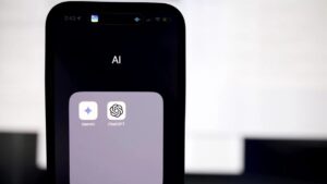 OpenAI का बड़ा धमाका: 555 अरब रुपये में खरीदी Apple डिज़ाइनर की कंपनी, ला रहा है अनोखा AI डिवाइस