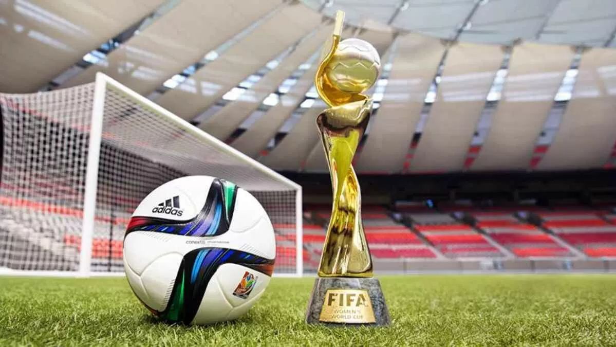 WOMEN, FIFA