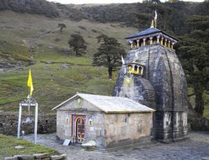 शिवभक्ति की गूंज के साथ खुले द्वितीय केदार मद्महेश्वर मंदिर के कपाट, श्रद्धालुओं में उमड़ा उत्साह