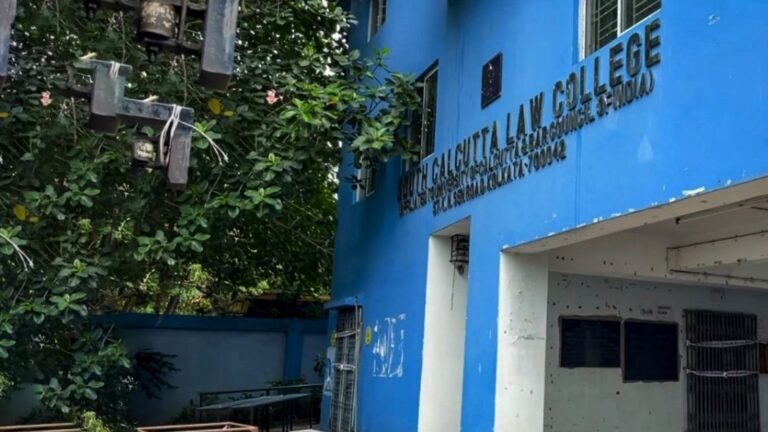कोलकाता लॉ कॉलेज की छात्रा के साथ गैंगरेप, तीन आरोपी गिरफ्तार