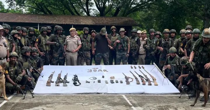 Manipur Crackdown: उग्रवाद पर करारा प्रहार, भारी हथियारों का जखीरा बरामद, चार उग्रवादी गिरफ्तार