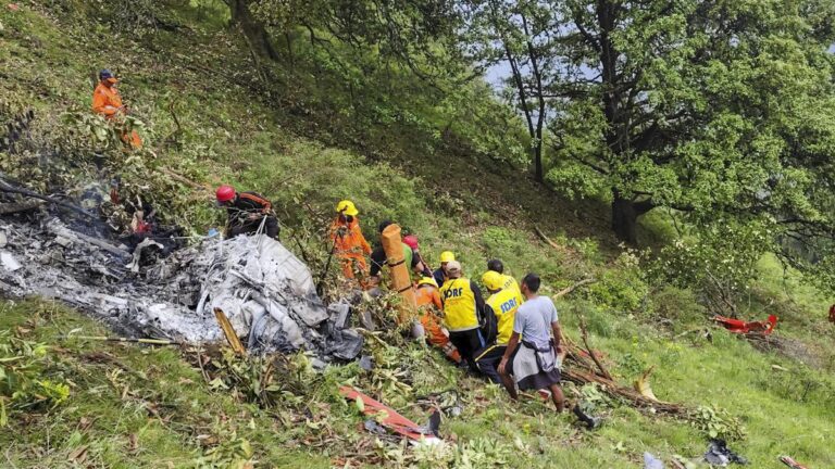 केदारनाथ-गुप्तकाशी के बीच दर्दनाक हादसा: हेलिकॉप्टर क्रैश में 23 माह की बच्ची सहित 7 की मौत, खराब मौसम बना काल