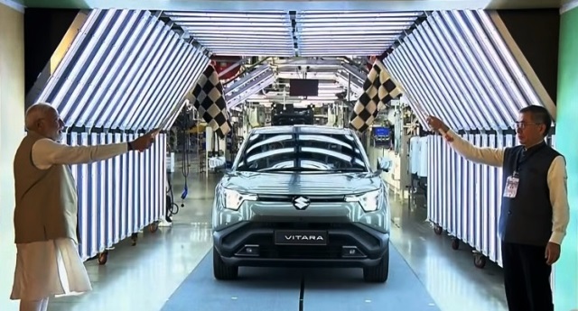 PM Modi Launches Suzuki e-Vitara: भारत में बनी पहली ग्लोबल EV, 100+ देशों में होगा एक्सपोर्ट